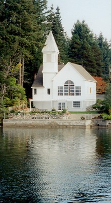 Click here to visit the Chapel on Echo Bay Website